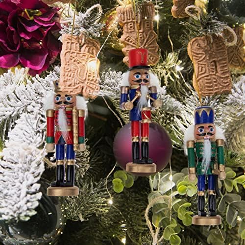 Божиќни украси на Sewacc 6 парчиња Божиќно оревчести дрвени оревици војници фигура Божиќ оревчери кукли што висат украс на оревчеста за оревчери