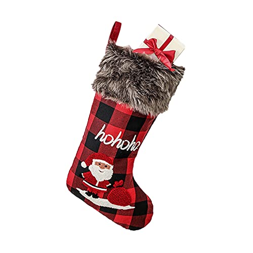 Божиќни чорапи за подароци - Нова класична црвена карирана прекрасна гнома шема што виси чорапи за украс за Божиќна забава