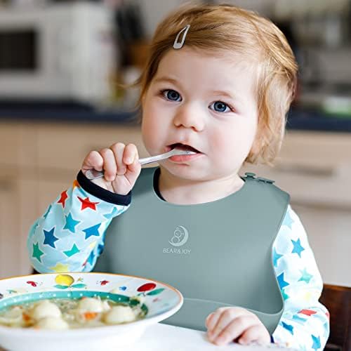 Мечки и радост силиконски биб за бебиња, меки прилагодливи вклопуваат водоотпорни биб, хранат биб со џебови за фаќање храна за