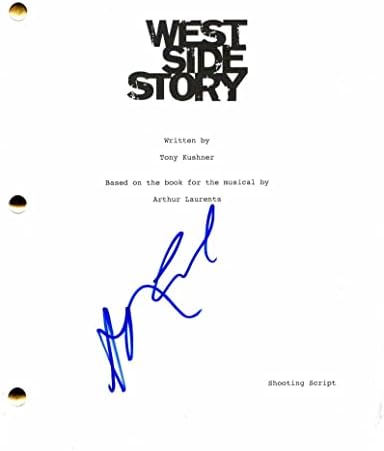 Ариана Дебза ​​и Ансел Елгорт потпишаа Autograph West Side Story целосна филмска скрипта - во режија на Стивен Спилберг - ко -глуми Рејчел