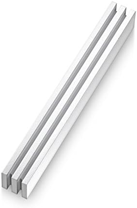Ади Сидлер Мезуза Случај Вертикален ласерски исечен канали со четкан алуминиум - бел, 9,3 “