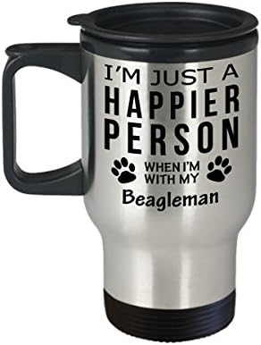 Куче Љубовник Патување Кафе Кригла-Посреќна Личност Со Биглман-Миленичиња Сопственик Спасување Подароци