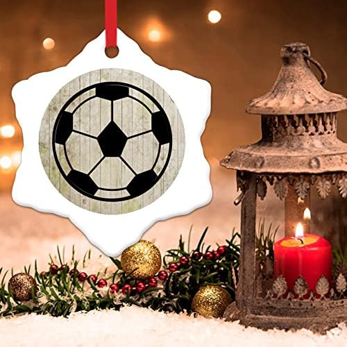Спортски играч подарок Божиќни украси Фудбалска топка керамички украси за Божиќни украси Фудбалски фудбалер подарок смешен Божиќ виси декор