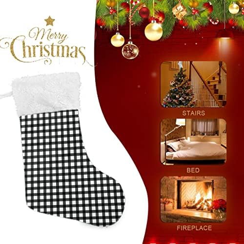 Божиќни чорапи црно -бело биволско карирано карирано, проверено бело плишано манжетно, мерцеризирано кадифено семејство празник