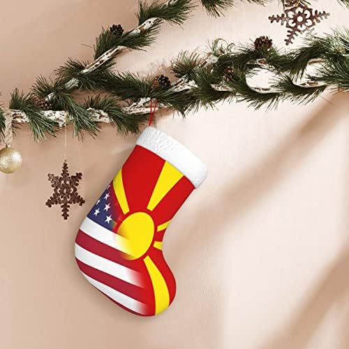 TZT Американско знаме и македонско знаме Божиќни чорапи, подароци за одмор на Божиќни празници за украси за семејни празници 18-инчни