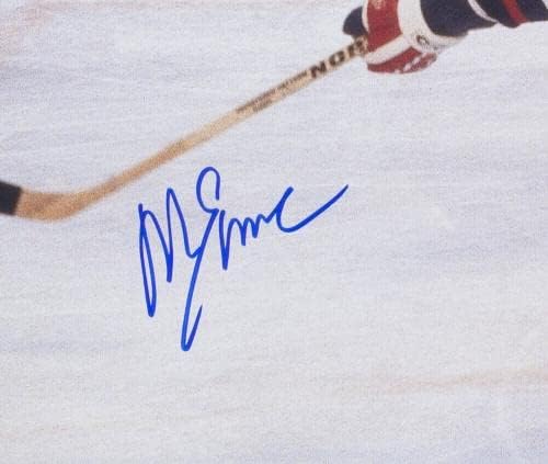 Мајк Ерузионе потпиша врамена 16х20 1980 година во хокејската фотографија на САД