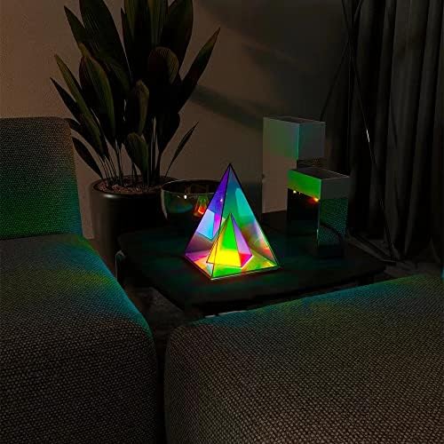 Веновиди пирамида мала маса за маса за ламби во кревет во спална соба за ноќна мерка