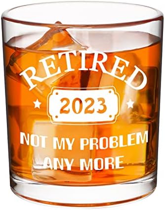 ДАЗЛУТЕ Подароци За Пензионирање За Мажи, Пензионирана 2023 Година Веќе Не Е Мој Проблем Стакло За Виски, Смешни Пензионирани Подароци За Шеф