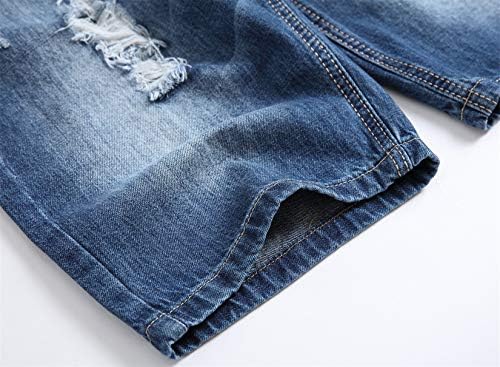 Мажите на Андонџивел искинаа дупки на средниот пораст Измиени тексас шорцеви, тенок вклопување во потресени кратки фармерки