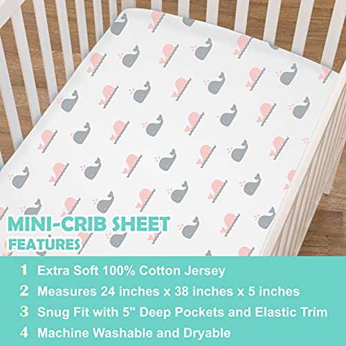 Американска компанија за бебиња 4 парчиња памук Jerseyерси плетено вграден лист за душеци за мини-прегратки, розов цик-цак/розов кит/сива/бела