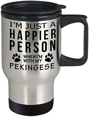 Куче Љубовник Патување Кафе Кригла-Посреќна Личност Со Пекинезе-Миленичиња Сопственик Спасување Подароци