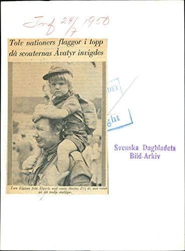 Гроздобер фотографија на Ture ELG195; 165; Сен со неговиот син Анстен на инаугурацијата на извидниците39; Камп
