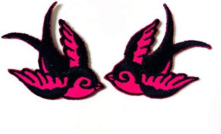 Поставете 2 компјутери. Мини розова црна црна мала птица тетоважа со тетоважа ластовичка гулапа од врата со маица шива железо на извезена апликација значка знак за