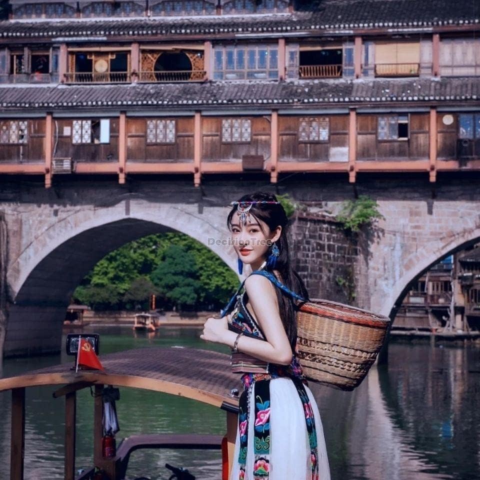 Кинески национален стил Миао Националноста облечена Обична туристичка облека гроздобер везови жени врвни+здолништа+појас