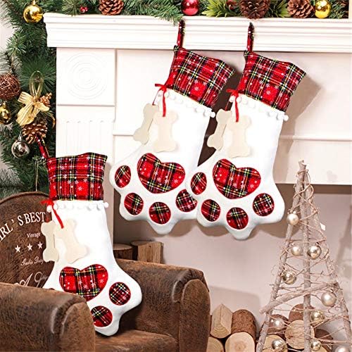 Божиќно кучиња за миленичиња, Божиќно порибување, виси Божиќни чорапи со голема црвена биволска карирана шепа за кучиња за Божиќни камиони украси,
