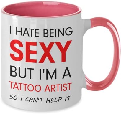 Тетоважа уметник Кригла мразам да бидам секси, но јас сум уметник за тетовирање, па не можам да помогнам. Најдобар Подарок За тетоважа